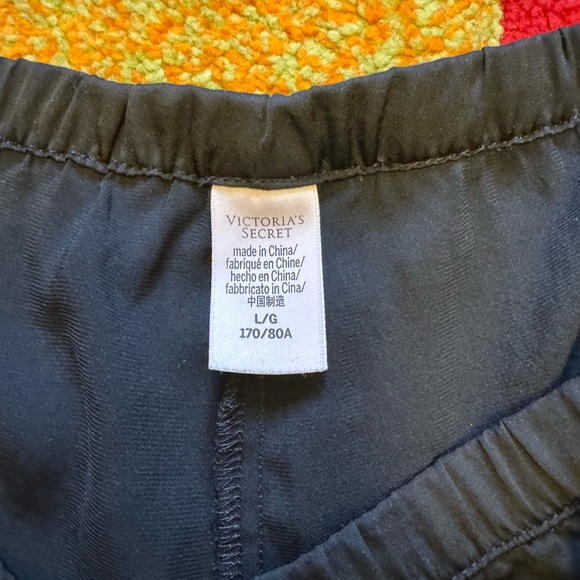 NWOT Victorias Secret satin sleep shorts with ruffle detail | sz L - Picture 5 of 5